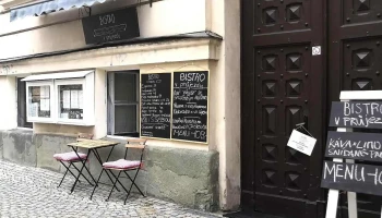 Bistro v průjezdu - 738 01 Frýdek-Místek 1