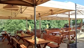 Nábřežní terasy, restaurace a penzion - Nábřežní Ulice, Havlíčkovo Nám. 254/7