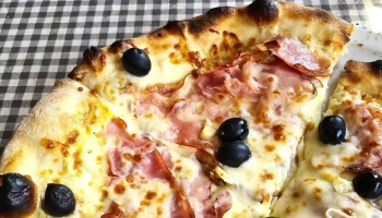 Pizza Na Zastávce - Hlavní 383