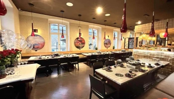 The Cozy Restaurant - 186 00 Praha 8-Karlín