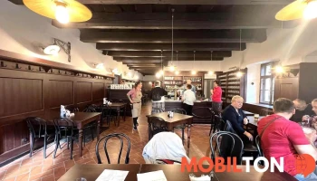 Zavřená restaurace Podskalská celnice - Včelařská 571