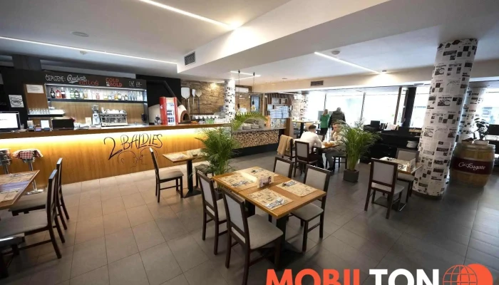 2Baldies Restaurant - 190 00 Praha 9