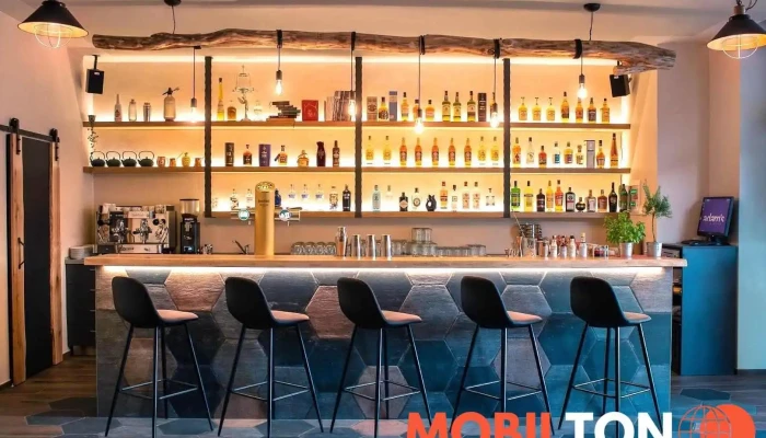 Adam's Bar & Bistro - Vnitřní Město