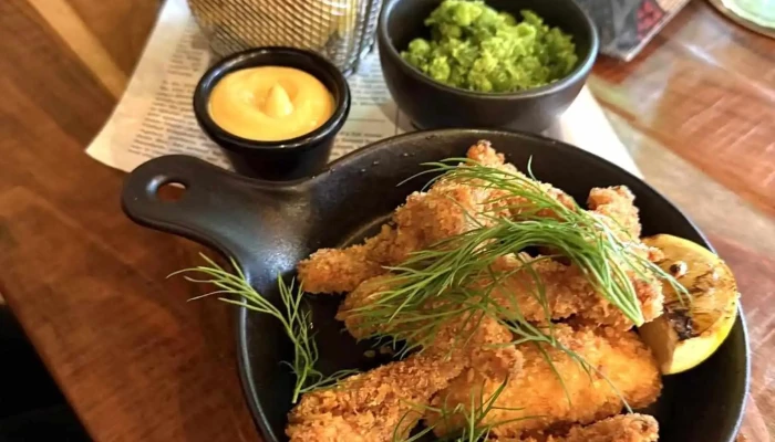 Adams Bar Bistro Fish And Chips - Vnitřní Město