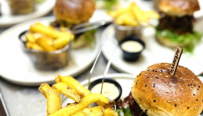 Adams Bar Bistro Hranolky - Vnitřní Město