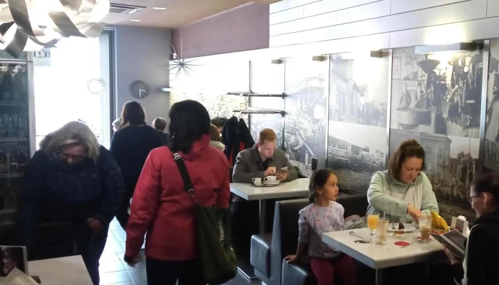 Billbar -  Telefon - Masarykovo Nám. 183