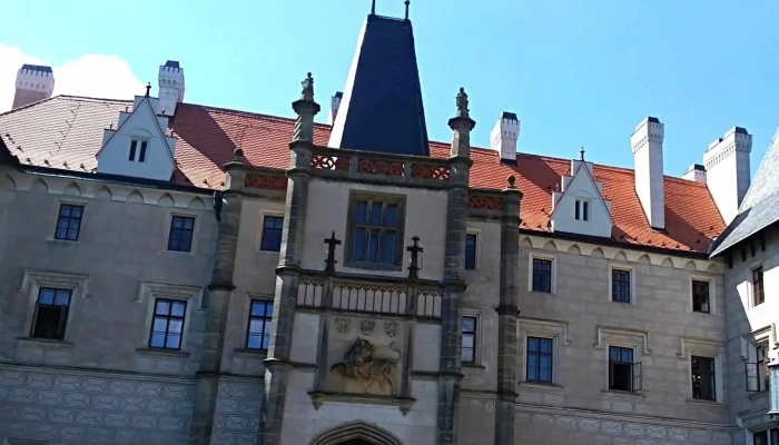 Bistro -    Zamek Zleby Jak Se Dostat - Zámecká 1