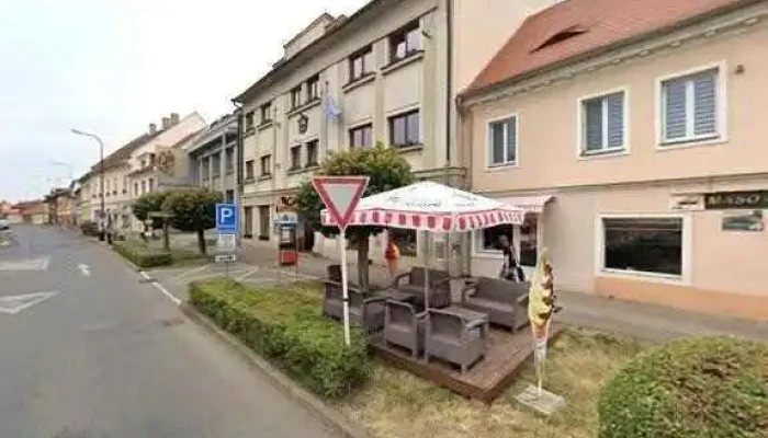 Bistro Konirna Street View A 360deg - Revoluční 49
