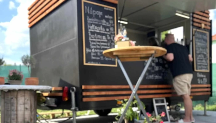 Bistro Na Cestach Instagram - Chýšská 3