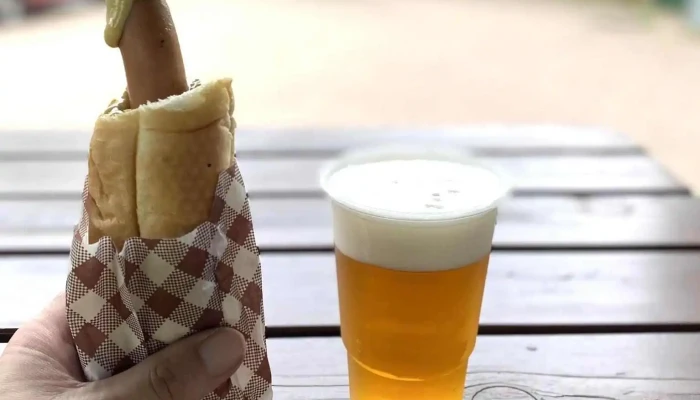Bistro Zel St Cernosice Mokropsy Jidlo A Piti - Zdeňka Lhoty 505