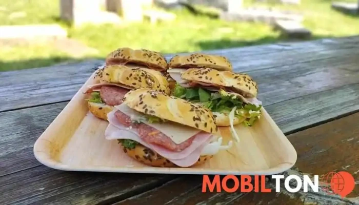 Bistrobus V Kempu Tynec   Obcerstveni Grilovani A Mnoho Dalsich Dobrot Vse - K Náklí 509