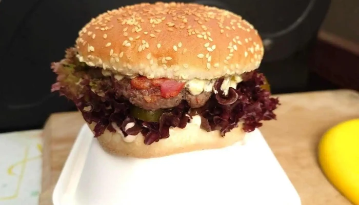 Bizon Burger -  Comfort Food - Černokostelecká 2110/20