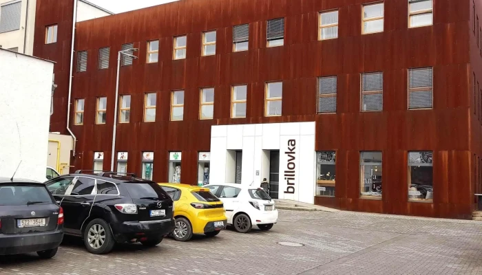 Brillovkazdravotni Centrum   Administrativni Budova   Obchodni Pasaz Obchodni Dům - Bezručova 211