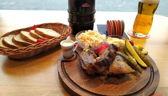 Budvarka Zlin Jidlo A Piti - Nám. Práce 2523