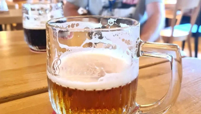 Budvarka Zlin Pivo - Nám. Práce 2523