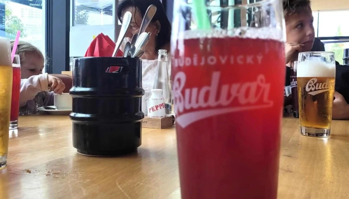 Budvarka Zlin Telefon - Nám. Práce 2523