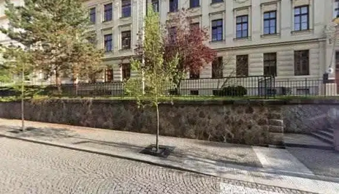 Buffet Decole Street View A 360deg - Štáflova 2063