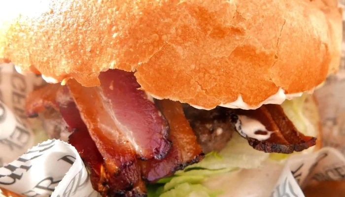 Burger Telefon - 11, Školní 3362