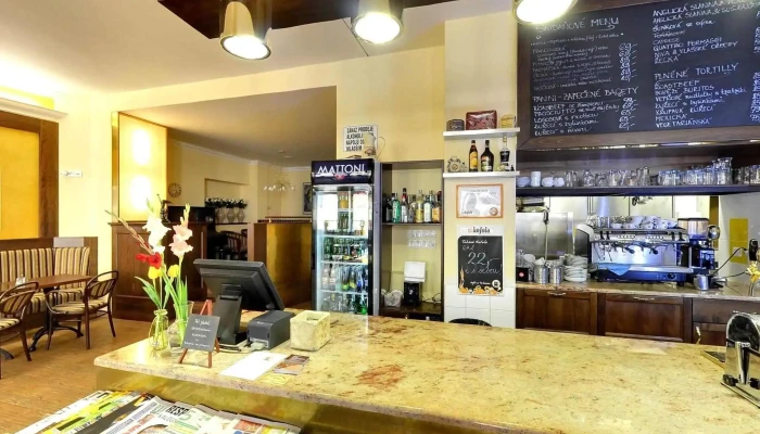 Cafe Bistro Matine Vzhled A Atmosfera - Ztracená 11