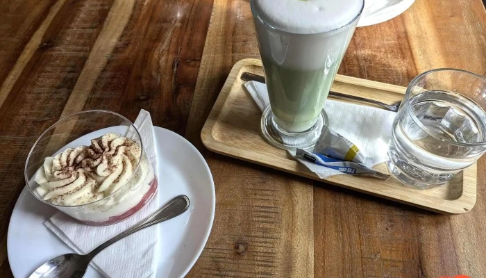 Cafe Kelly Jidlo A Piti - Kostelní 83