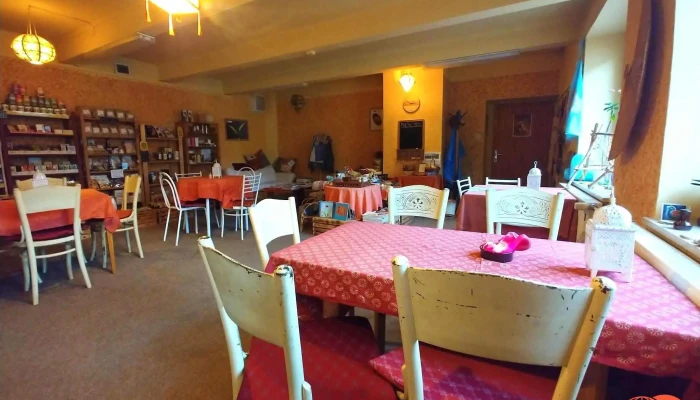 Cajovna Ve Dvore Vzhled A Atmosfera - Nádražní 109