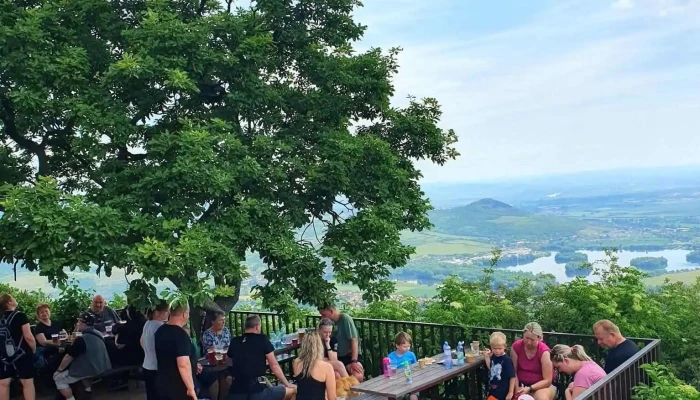 Chata Na Vrchu Lovos Nejnovejsi - Opárno