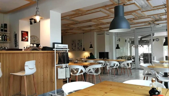 Cinska Restaurace Sokolovna Prizemi Vse - Studentská 758
