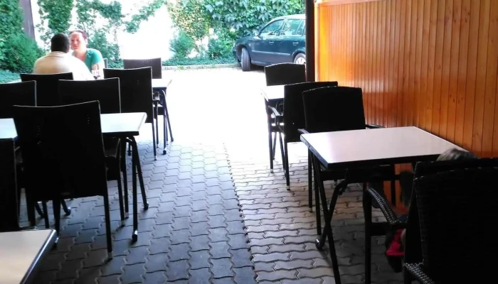 Cinska Restaurace Xi Hu Vzhled A Atmosfera - Dukelská 2187