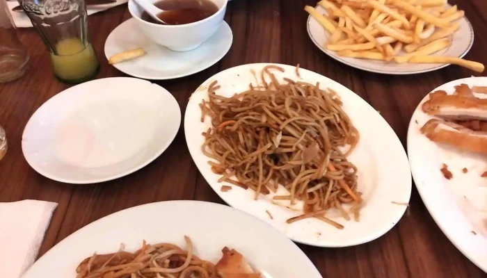 Cinska Restaurace Zlata Slunce Lo Mein - Masarykovo Nám. 1/7