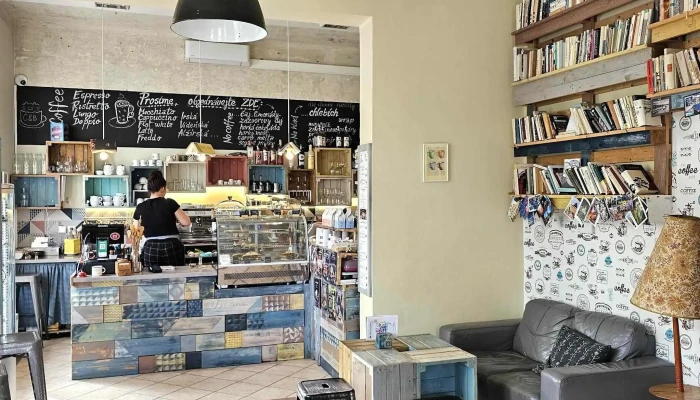 Coffee Books Decinska Kulturni Kavarna Pohranični 462 3 - Pohraniční 462/3