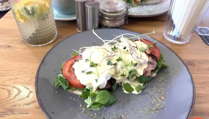 Cukrarna Cafe Ignac Vejce Benedikt - Masarykovo Nám. 110