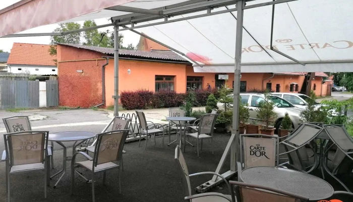 Cukrarna Jarolimek Vzhled A Atmosfera - Nám. Krále Jiřího Z Poděbrad 45