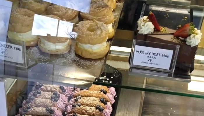 Cukrarna Plna Krabice Kavarna - Osvoboditelů 2671