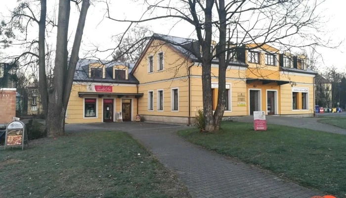 Cyrilovo Pekarstvi Sro Pobocka Namesti   Roznov Pod Radhostem Od Vlastnika - Palackého 195