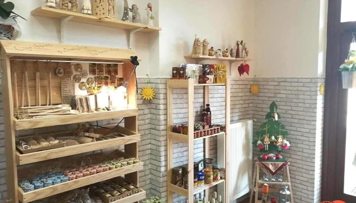 Cyrilovo Pekarstvi Sro Pobocka Namesti   Roznov Pod Radhostem Vitrina - Palackého 195