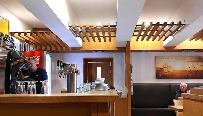 Divadelni Restaurace Rakovnik Oteviraci Doba - Na Sekyře 2377