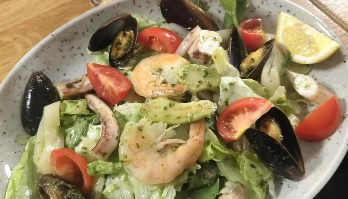 Fresca Restaurant -  Recky Salat - Nábřeží 268