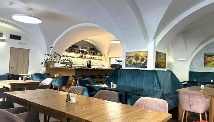 Fresca Restaurant -  Vzhled A Atmosfera - Nábřeží 268