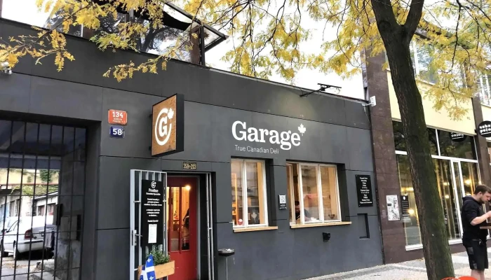 Garage Poutine - 186 00 Karlín