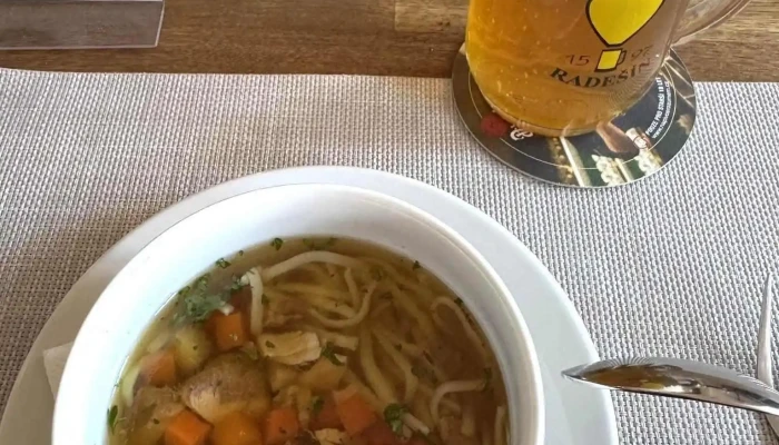 Grand Restaurant Poppet -  Kureci Polevka - Žďár Nad Sázavou 5