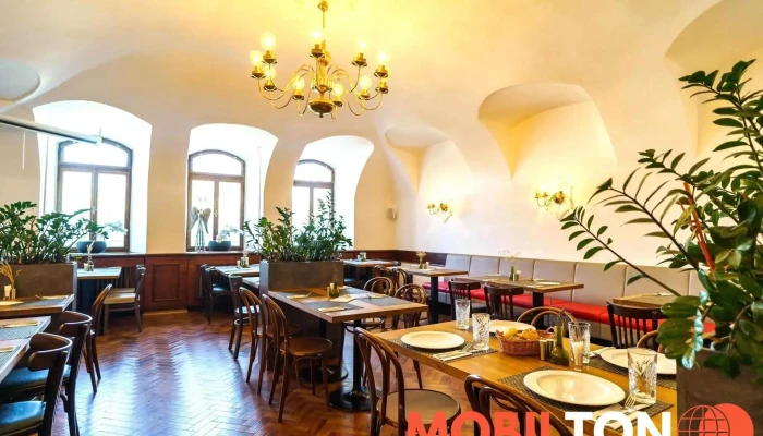 Grand Restaurant Poppet -  Vzhled A Atmosfera - Žďár Nad Sázavou 5