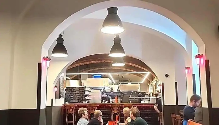 Hell Smoke Bbq - 150 00 Malá Strana