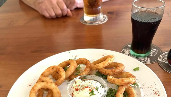 Hostinec Racek -  Restaurace - Masarykovo Nám. 499