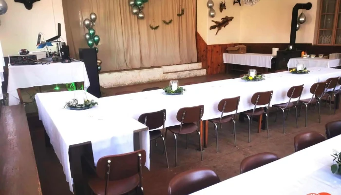Hostinec U Cernych Vzhled A Atmosfera - Vlkov Nad Lesy, Běrunice-chlumec Nad Cidlinou