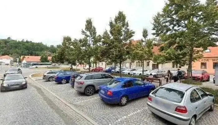 Hotel Kaskada Hotel Restaurace Konference Bowling Squash Fitness Spinning Detska Herna Street View A 360deg - Husovo Nám. 17