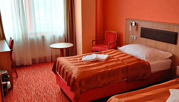 Hotel Opera -  Od Hostu - Komenského 996