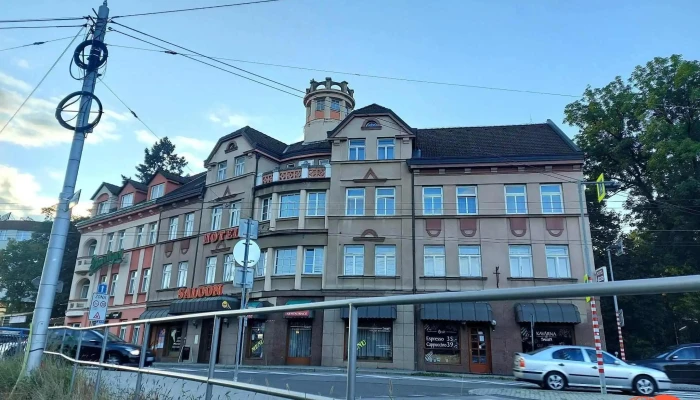 Hotel Saloon -  Exterier - Tyršovo Nábř. 487