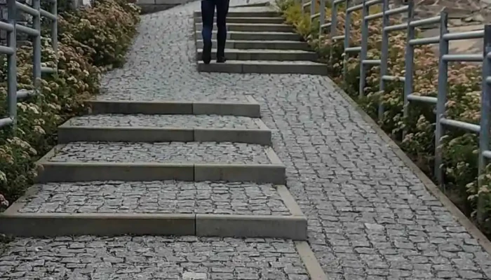 Hotel Tulipan A Restaurace U Fleka Pruhonice Videa - Tulipánová 142