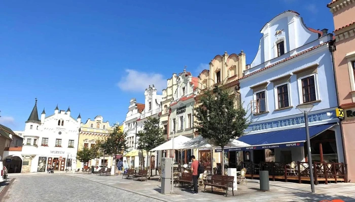 Hotel U Zlateho Lva Od Hostu - Havlíčkovo Nám. 176