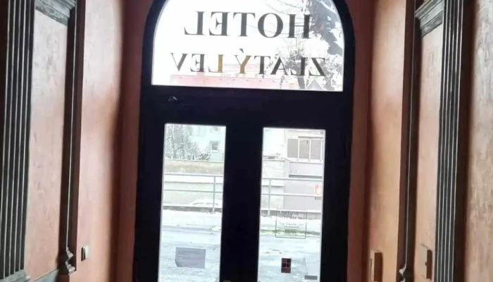 Hotel Zlaty Lev Exterier - Na Valích 620